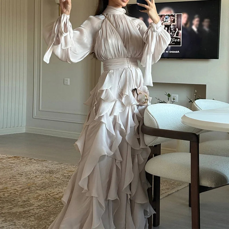 Robe Longue Satinée Élégante
