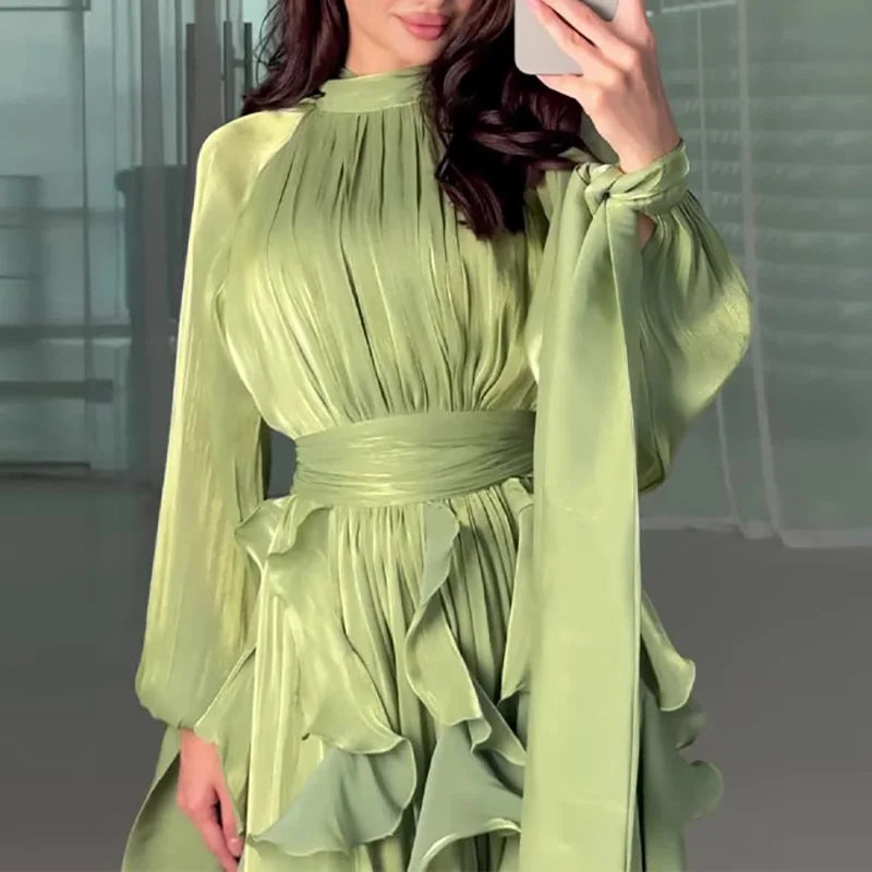Robe Longue Satinée Élégante
